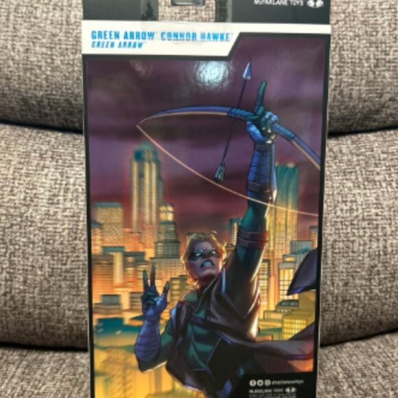 New in Box DC Multiverse Green Arrow Connor Hawke Factory Sealed McFarlane Gold - Picture 2 of 2